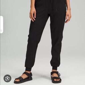 Lululemon Stretch High-Rise Jogger Size 4